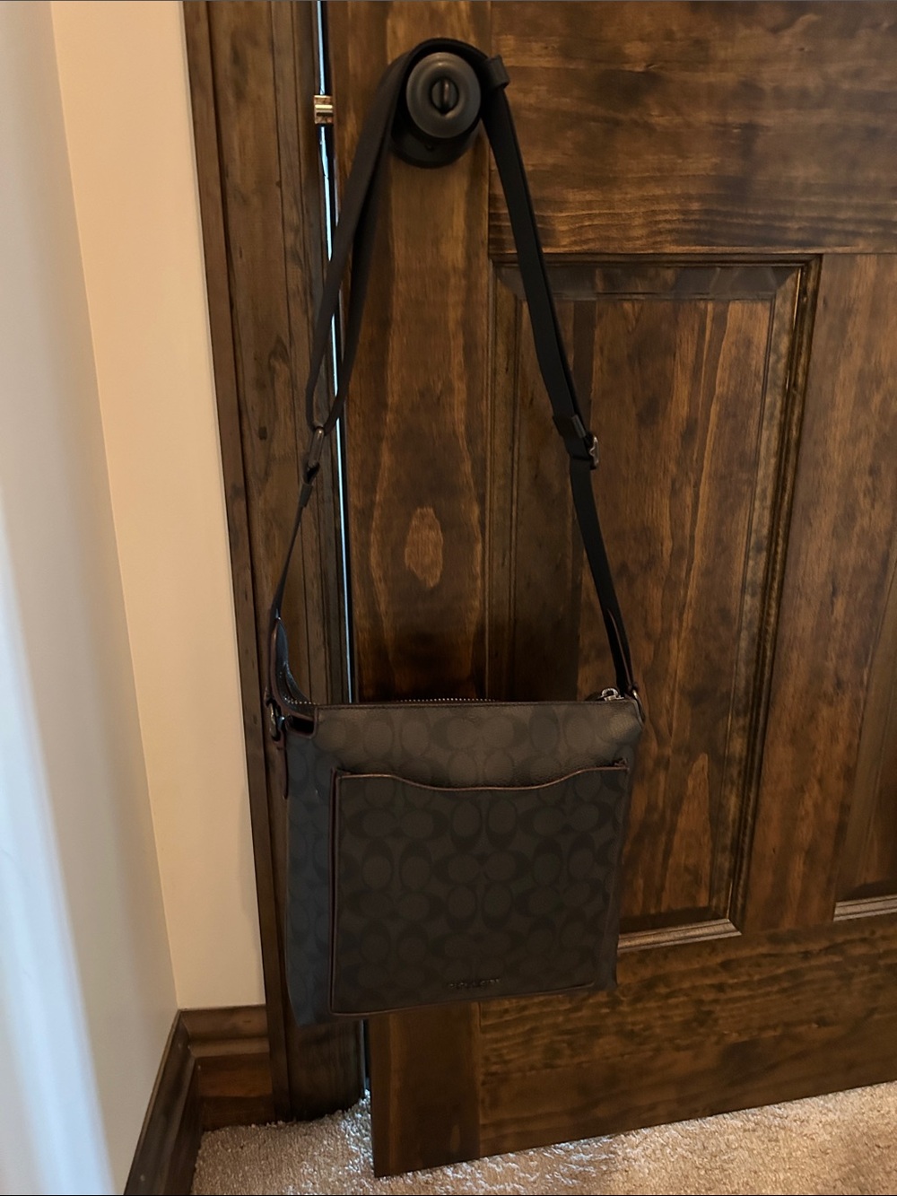 Coach Men's Signature Messenger Bag in Charcoal/Black